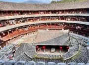 福建土楼“客家夯土技艺亲子营”：千年技艺里的亲子时光