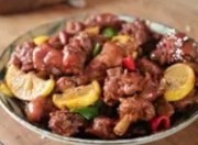 广西特色地方美食柠檬鸭做法：酸辣鲜香中的壮乡风情